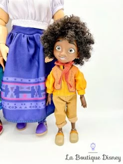 Assortiment De Poupées De Luxe Encanto Disney Store 2021 Deluxe Doll Set Mirabel Luisa Isabela Antonio 14 Assortiment De Poupées De Luxe Encanto Disney Store 2021 Deluxe Doll Set Mirabel Luisa Isabela Antonio -Poupées Soldes assortiment de poupees de luxe encanto famille madrigal disney store deluxe doll set luisa mirabel isabela 6