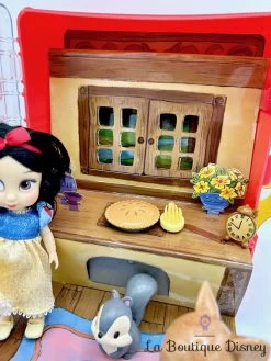 Ensemble De Jeu Coffret Mini Poupée Blanche Neige Animators Collection Disney Store Pop Up Environnement Valise -Poupées Soldes coffret mini poupee blanche neige animators collection pop up environment disney store valise rouge 5