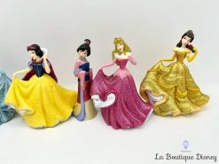 Figurines Princesses Playset Disney Store 2017 Paillettes Coffret Deluxe 8 Cm 8 Figurines Princesses Playset Disney Store 2017 Paillettes Coffret Deluxe 8 Cm -Poupées Soldes figurines playset princesses paillettes disney store ensemble de jeu coffret 4