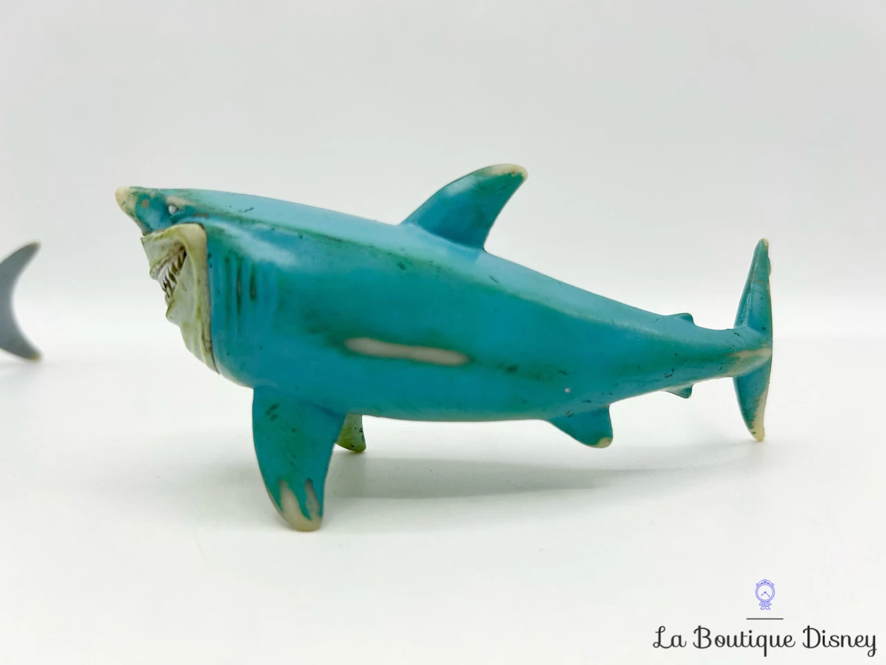 Figurines Requins Bruce Chumy L'Enclume Disney Le Monde De Némo 15 Cm 7 Figurines Requins Bruce Chumy L'Enclume Disney Le Monde De Némo 15 Cm – Image 5