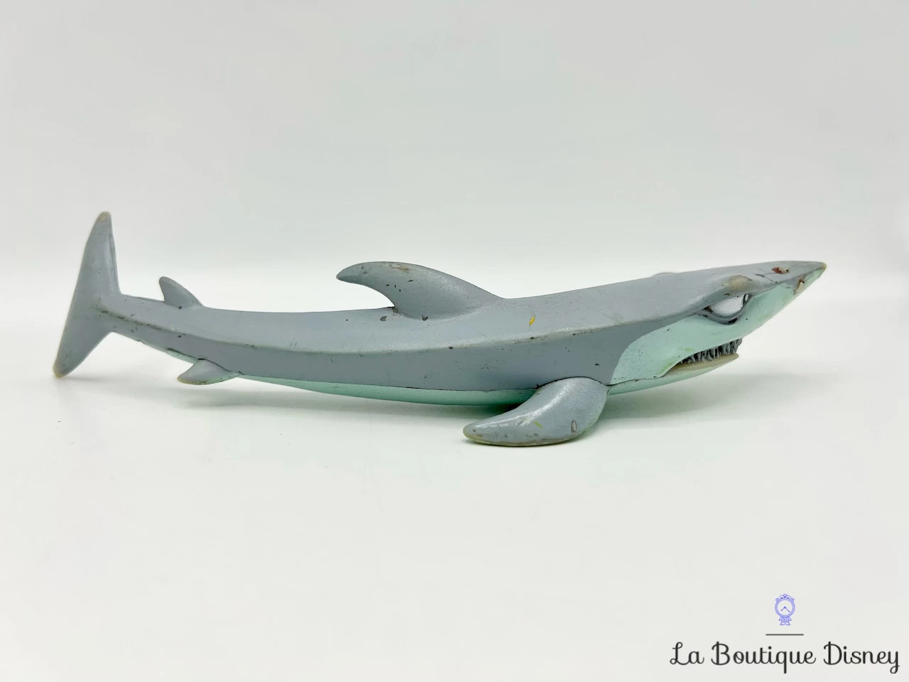 Figurines Requins Bruce Chumy L'Enclume Disney Le Monde De Némo 15 Cm 8 Figurines Requins Bruce Chumy L'Enclume Disney Le Monde De Némo 15 Cm – Image 6