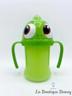 Tasse Apprentissage Pascal Caméléon Raiponce Disney Store Verre Plastique Poignées 7 Tasse Apprentissage Pascal Caméléon Raiponce Disney Store Verre Plastique Poignées -Poupées Soldes gobelet apprentissage pascal raiponce disney store plastique verre cameleon vert 3