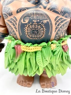 Jouet Figurine Musicale Maui En Vedette Disney Store 2017 Vaiana Demi Dieu Hameçon Interactif 31 Cm -Poupées Soldes jouet grande figurine maui interactive disney store vaiana musicale parlante 4