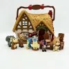 Figurine Chaumière Blanche Neige Animators Collection Littles Disney Store 2017 Coffret Jeu Micro Maison Miniature -Poupées Soldes jouet maison chaumiere blanche neige animators collection littles disney store 2017 mini figurine polly pocket 2
