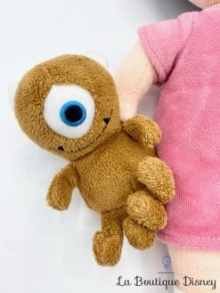 Peluche Bouh Monstres Et Cie Disney Store Boo Petite Fille Doudou Little Mikey écusson 36 Cm -Poupées Soldes peluche boo petite fille monstres et compagnie disney store doudou marron couettes 4