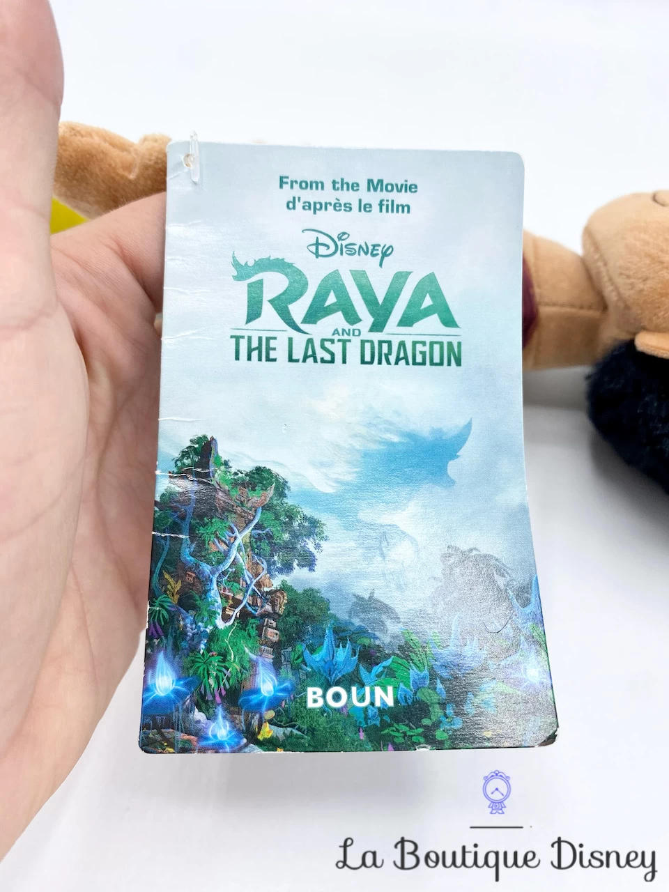 Peluche Boun Raya Et Le Dernier Dragon Disney Store Enfant Garçon 36 Cm 8 Peluche Boun Raya Et Le Dernier Dragon Disney Store Enfant Garçon 36 Cm – Image 6