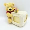 Peluche Cadre Winnie L'ourson Cube Disney Store Photo Jaune Abeilles 12 Cm -Poupées Soldes peluche cadre winnie ourson disney store cube abeille photo 1