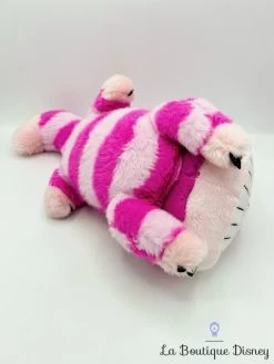 Peluche Chat Cheshire Disney Store 2010 Alice Au Pays Des Merveilles Chat Rose Rayures écusson -Poupées Soldes peluche chat cheshire disney store ecusson chat rose rayures alice au pays des merveilles 4