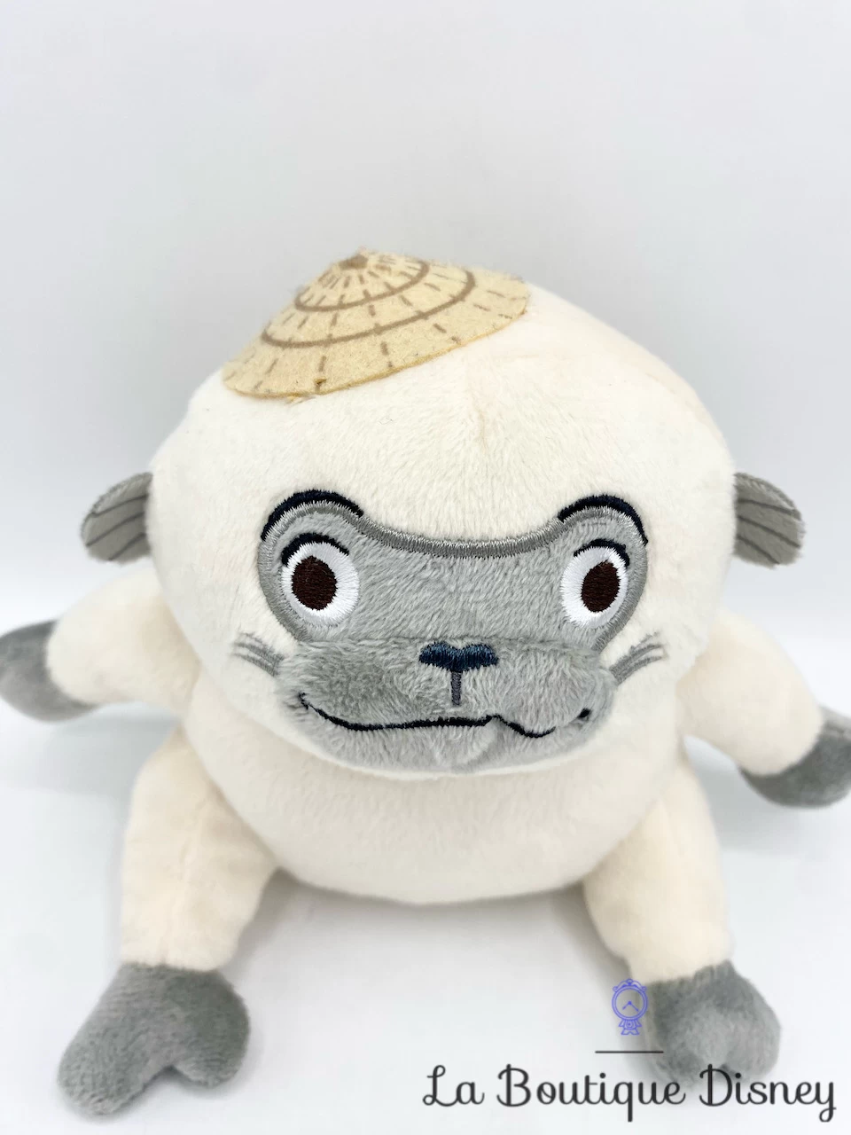 Peluche Pan Raya Et Le Dernier Dragon Disney Store Ongis Chapeau 14 Cm 4 Peluche Pan Raya Et Le Dernier Dragon Disney Store Ongis Chapeau 14 Cm – Image 2