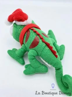 Peluche Pascal Noël Disney Store 2013 Raiponce Caméléon Vert Bonnet Père Noel 20 Cm -Poupées Soldes peluche pascal noel cameleon raiponce disney store vert bonnet 1