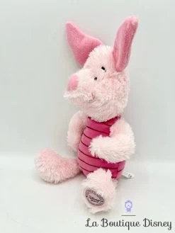 Peluche Porcinet Disney Store Cochon Rose Winnie L'ourson écusson 28 Cm