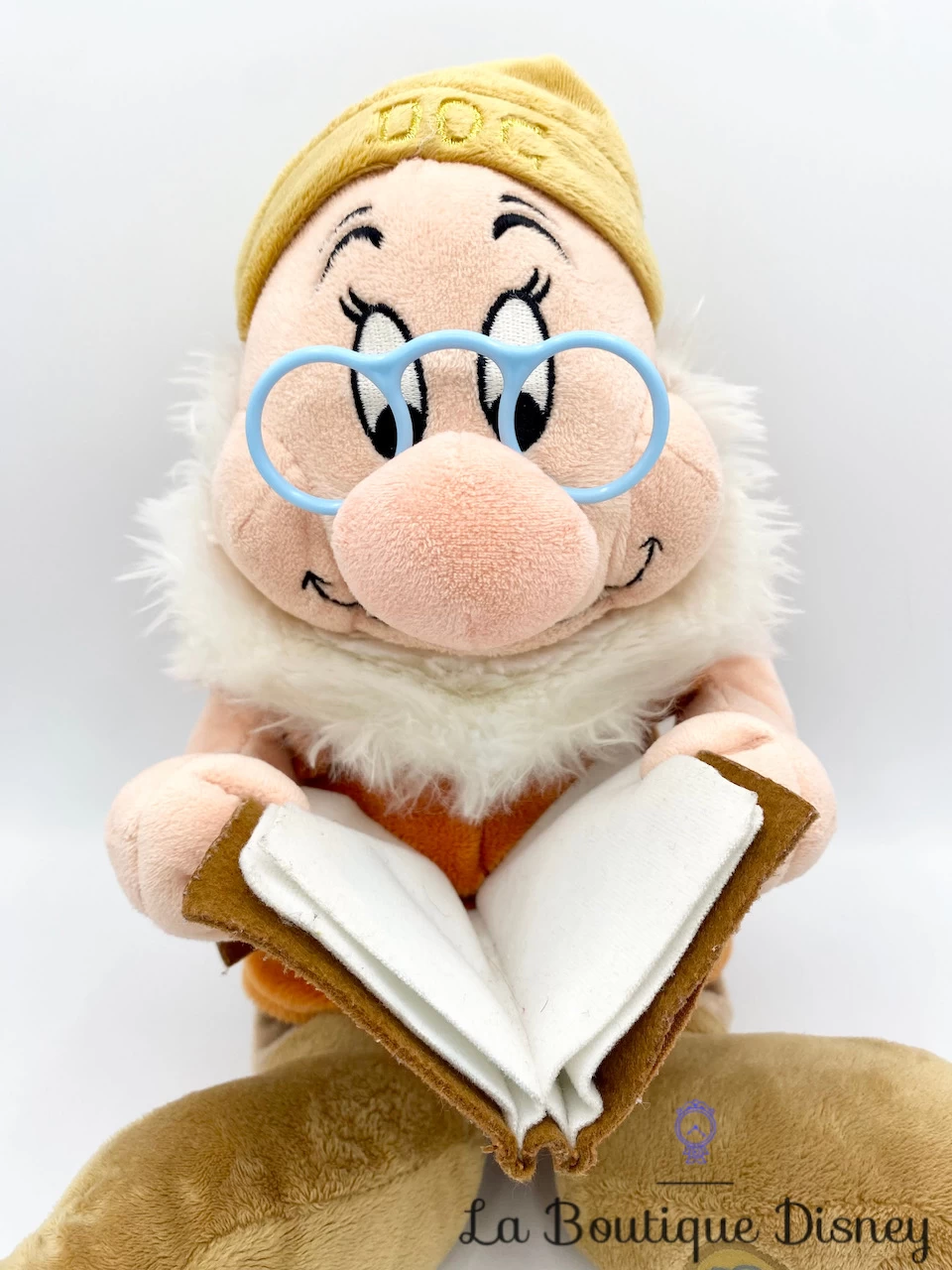 Peluche Prof Livre Blanche Neige Et Les Sept Nains Disney Store Exclusive 43 Cm 4 Peluche Prof Livre Blanche Neige Et Les Sept Nains Disney Store Exclusive 43 Cm – Image 2