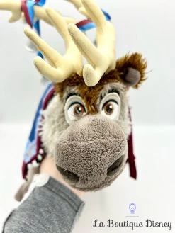 Peluche Sven Joyeuses Fêtes Avec Olaf Disney Store 2017 La Reine Des Neiges Renne Couverture Nordique 40 Cm 13 Peluche Sven Joyeuses Fêtes Avec Olaf Disney Store 2017 La Reine Des Neiges Renne Couverture Nordique 40 Cm -Poupées Soldes peluche sven joyeuses fetes avec olaf disney store la reine des neiges couverture nordique 5