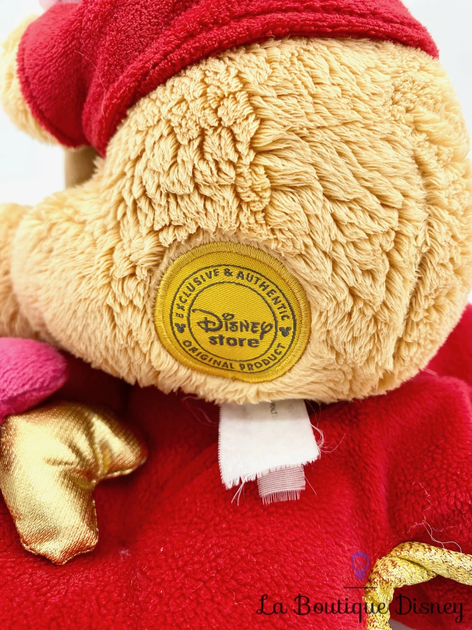 Peluche Winnie Ourson Coeur Rouge Disney Store I Love You More Than Hunny 24 Cm 8 Peluche Winnie Ourson Coeur Rouge Disney Store I Love You More Than Hunny 24 Cm – Image 6