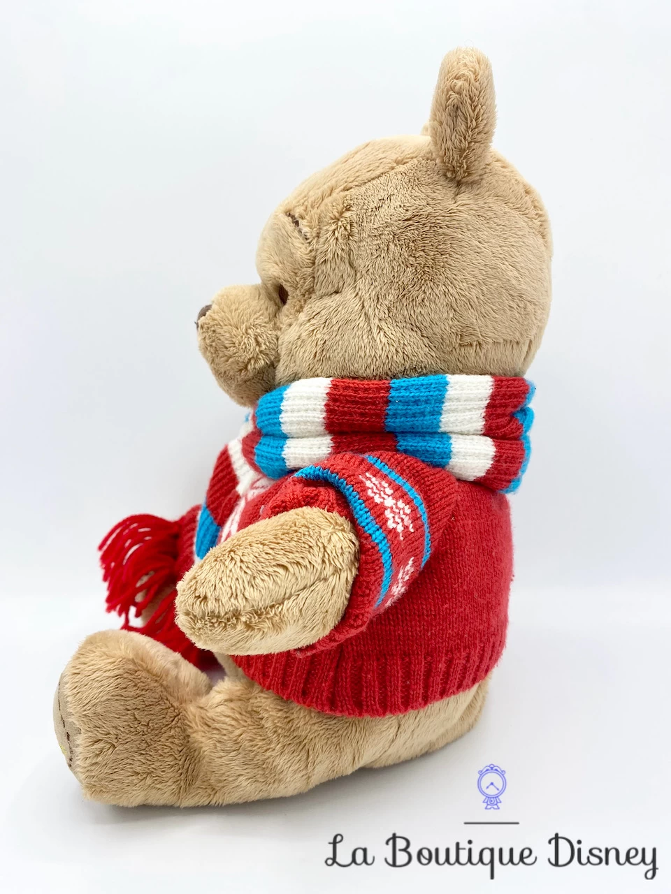 Peluche Winnie L’ourson Noël Disney Store 2008 écharpe Pull Hiver 6 Peluche Winnie L’ourson Noël Disney Store 2008 écharpe Pull Hiver – Image 4