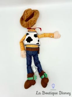 Poupée Chiffon Woody Toy Story Disney Store 2019 Peluche Cow Boy Chapeau 47 Cm 10 Poupée Chiffon Woody Toy Story Disney Store 2019 Peluche Cow Boy Chapeau 47 Cm -Poupées Soldes peluche woody disney store toy story cowboy poupee chiffon 4