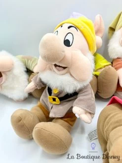 Peluche 7 Nains Blanche Neige Et Les Sept Nains Disney 34 Cm -Poupées Soldes peluches les sept nains blanche neige disney 7 nains belgium 10