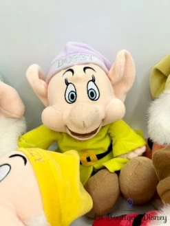 Peluche 7 Nains Blanche Neige Et Les Sept Nains Disney 34 Cm -Poupées Soldes peluches les sept nains blanche neige disney 7 nains belgium 9