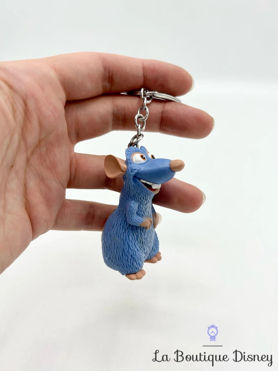 Porte Clés Rémy Ratatouille Disney Pixar Rat Bleu 7 Cm 6 Porte Clés Rémy Ratatouille Disney Pixar Rat Bleu 7 Cm – Image 4