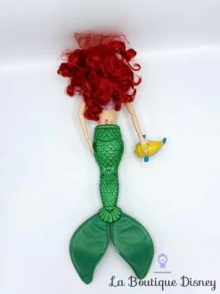 Poupée Chantante Ariel De Luxe Disney Store La Petite Sirène Polochon Queue Articulée 45 Cm 10 Poupée Chantante Ariel De Luxe Disney Store La Petite Sirène Polochon Queue Articulée 45 Cm -Poupées Soldes poupee chantante ariel de luxe 45 cm polochon part of your wold articulee queue 2016 2
