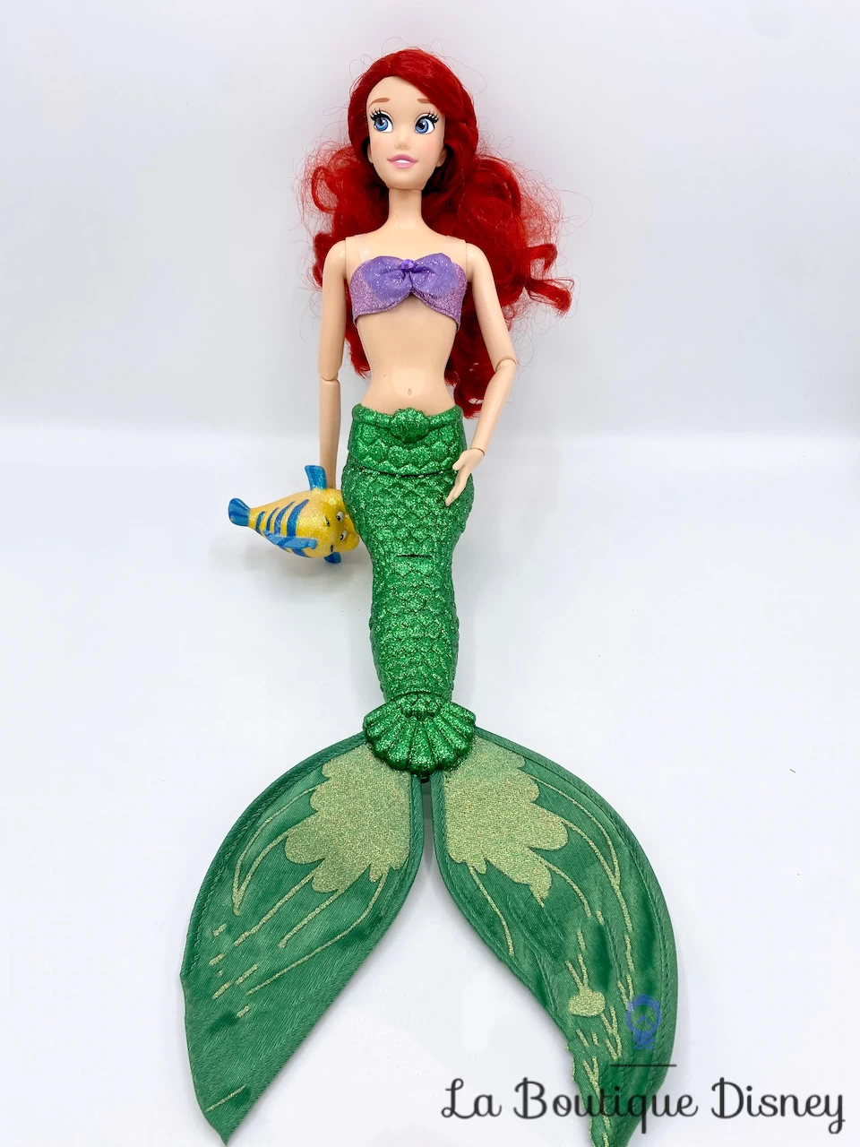 Poupée Chantante Ariel De Luxe Disney Store La Petite Sirène Polochon Queue Articulée 45 Cm 3 Poupée Chantante Ariel De Luxe Disney Store La Petite Sirène Polochon Queue Articulée 45 Cm