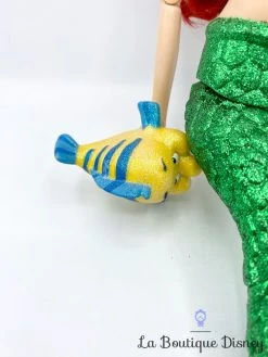 Poupée Chantante Ariel De Luxe Disney Store La Petite Sirène Polochon Queue Articulée 45 Cm 9 Poupée Chantante Ariel De Luxe Disney Store La Petite Sirène Polochon Queue Articulée 45 Cm -Poupées Soldes poupee chantante ariel de luxe 45 cm polochon part of your wold articulee queue 2016 6