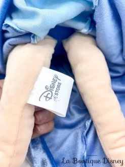 Poupée Chiffon Aurore Hiver Disney Store 2014 La Belle Au Bois Dormant Peluche Princesse Cape Manteau Bleu 52 Cm -Poupées Soldes poupee chiffon aurore la belle au bois dormant hiver manteau cape bleu disney store peluche 4