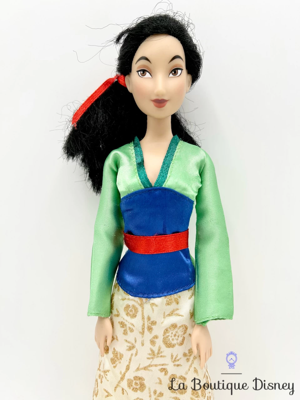 Poupée Mulan Disney Store 2019 Princesse Chinoise Paillettes 30 Cm 4 Poupée Mulan Disney Store 2019 Princesse Chinoise Paillettes 30 Cm – Image 2