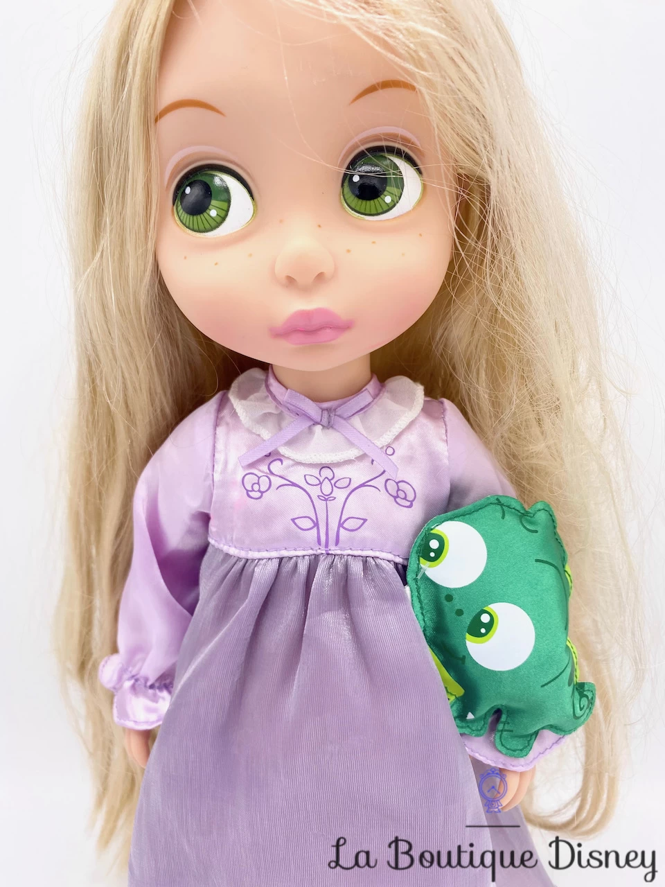Poupée Raiponce Animators Collection V4 Disney Store 2016 Doudou Pascal 40 Cm 4 Poupée Raiponce Animators Collection V4 Disney Store 2016 Doudou Pascal 40 Cm – Image 2