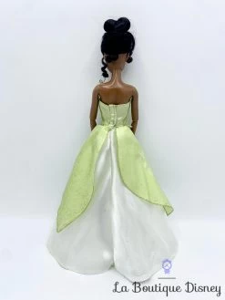 Poupée Tiana La Princesse Et La Grenouille Disney Store Mannequin Robe Verte 32 Cm -Poupées Soldes poupee tiana la princesse et la grenouille disney store mannequin 3