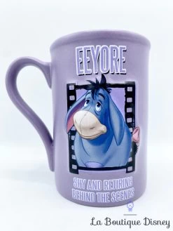 Tasse Bourriquet Eeyore Cinéma Disney Store Exclusive Mug Winnie L'ourson Violet Shy And Retiring 10 Tasse Bourriquet Eeyore Cinéma Disney Store Exclusive Mug Winnie L'ourson Violet Shy And Retiring -Poupées Soldes tasse bourriquet cinema disney store mug eeyore shy and retiring behind the scenes violet 5