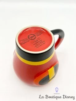 Tasse Indestructibles Disney Store 2014 Mug Logo Costume Rouge Relief 3D -Poupées Soldes tasse indestructibles disney store mug rouge tee shirt relief 3d 3