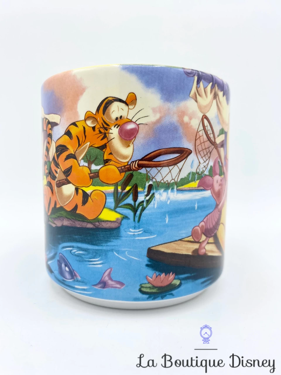Tasse Scène Winnie L'ourson Disney Store Classics 2002 Mug Scène Film Pêche Eau 4 Tasse Scène Winnie L'ourson Disney Store Classics 2002 Mug Scène Film Pêche Eau – Image 2
