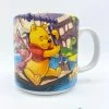 Tasse Scène Winnie L'ourson Disney Store Classics 2002 Mug Scène Film Pêche Eau -Poupées Soldes tasse scene winnie ourson disney classics 2002 mug scene film tigrou bourriquet peche eau 1