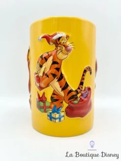 Tasse Tigrou Noël Disney Store Mug Winnie L'ourson Orange Relief 3D -Poupées Soldes tasse tigrou noel jaune disney store mug winnie ourson cadeaux 1
