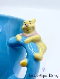 Tasse Winnie L'ourson Disney Store Mug Bleu Relief Oeuf Pâques -Poupées Soldes tasse winnie lourson disney store mug paques oeufs bleu relief 7