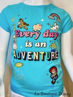 Tee Shirt Toy Story Disney Store Taille 7-8 Ans Every Day Is An Adventure Bleu -Poupées Soldes tee shirt toy story disney store every day is an adventure